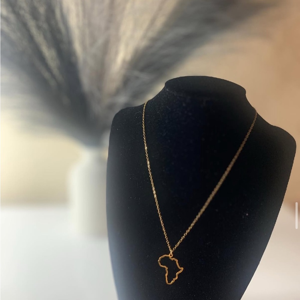 Gold Africa Pendant Necklace (18k Gold Plated)
